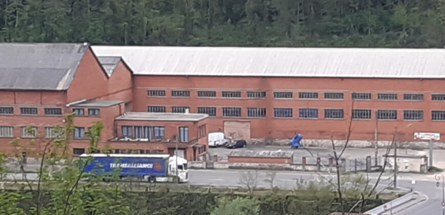 Espaces de Stockage, Ateliers ou Garages à Louer